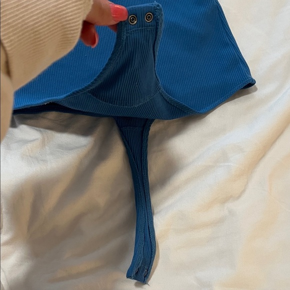 Abercrombie & Fitch Blue Ribbed Bodysuit Size Small - Picture 3 of 3